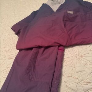 Figs Technical Collection XS in Purple/ pink ombré